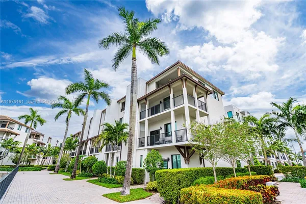 $1,399,000 | 4703 Northwest 84th Court, Doral, FL 33166