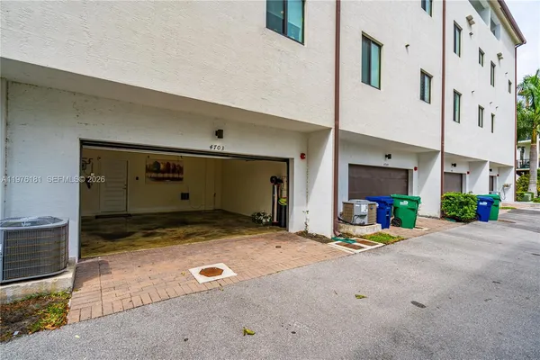 $1,399,000 | 4703 Northwest 84th Court, Doral, FL 33166