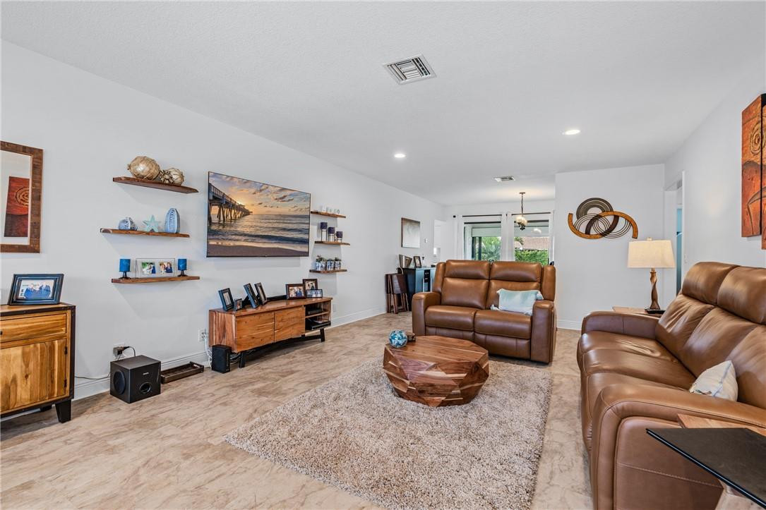 4685 Laurel Tree Road, Unit B Boynton Beach, FL 33436 - Photo 7 of 31 Photo 7