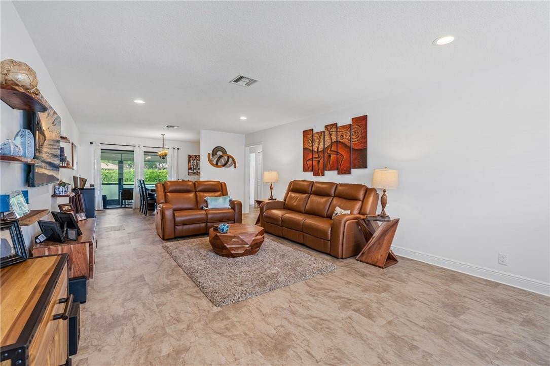 4685 Laurel Tree Road, Unit B Boynton Beach, FL 33436 - Photo 9 of 31 Photo 9