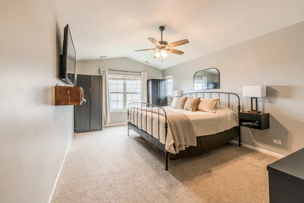 $359,500 | 1103 Hampton Lane, Yorkville, IL 60560