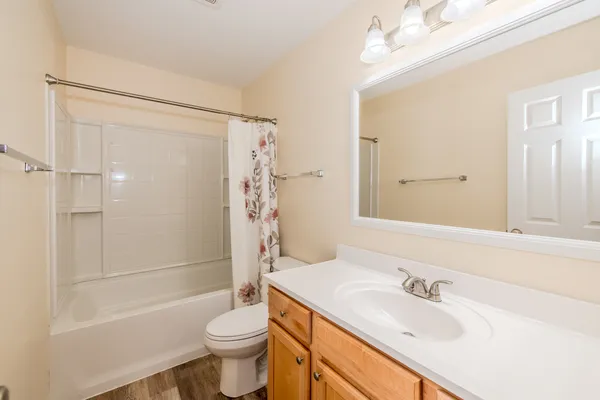 $359,500 | 1103 Hampton Lane, Yorkville, IL 60560