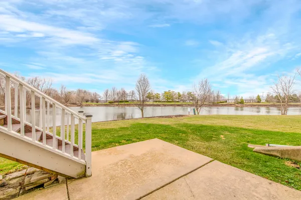 $359,500 | 1103 Hampton Lane, Yorkville, IL 60560