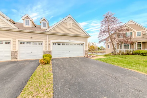 $359,500 | 1103 Hampton Lane, Yorkville, IL 60560