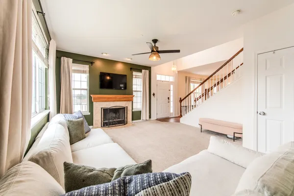 $359,500 | 1103 Hampton Lane, Yorkville, IL 60560