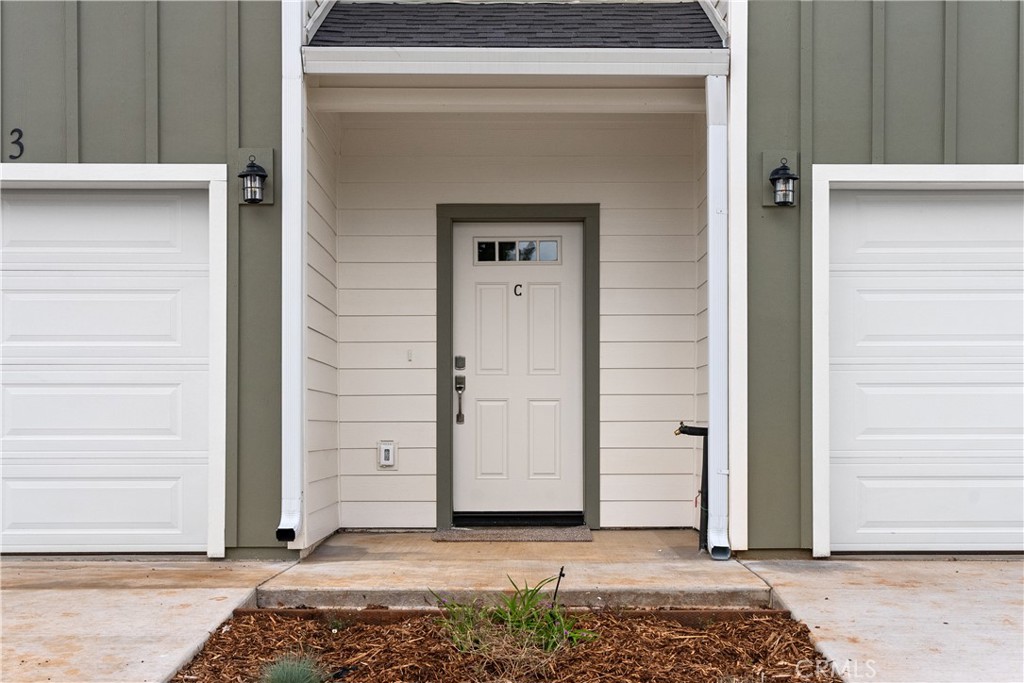 5583 Linrich Lane Paradise, CA 95969 - Photo 5 of 33 a view of a entryway front of house