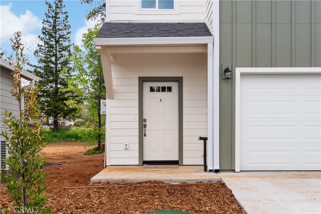5583 Linrich Lane Paradise, CA 95969 - Photo 7 of 33 a view of entryway front of house
