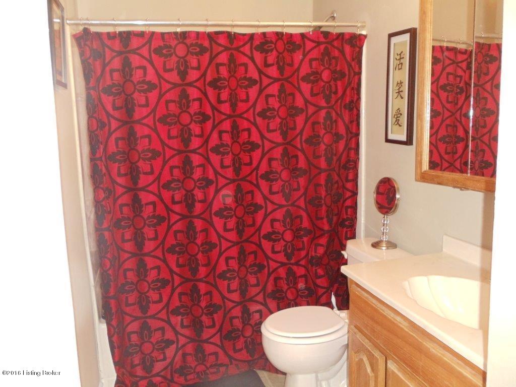 6809 Barfield Road Louisville, KY 40258 - Photo 9 of 25 DSC08177