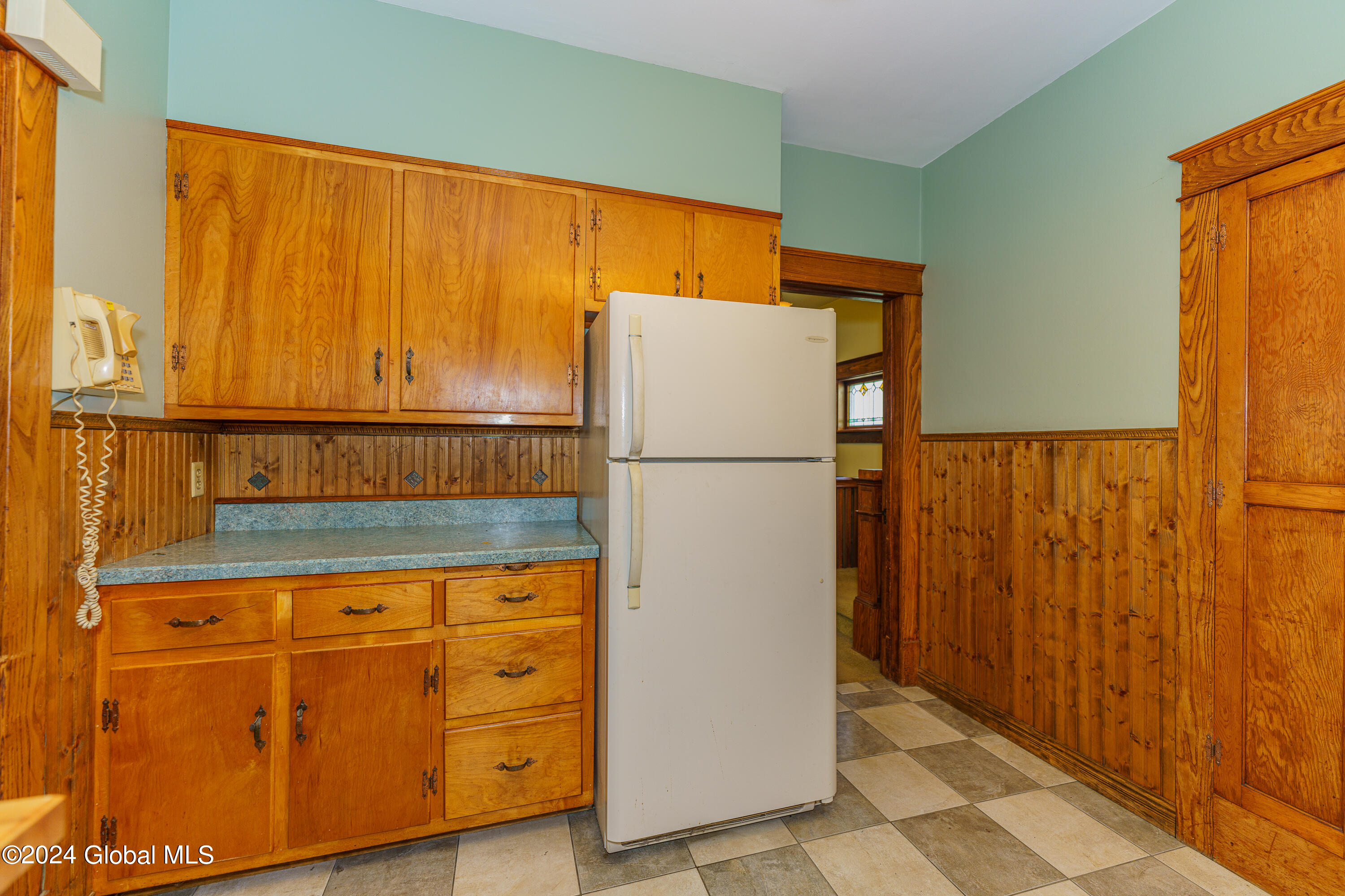 25 Rutland Street Albany, NY 12209 - Photo 17 of 37 4 Kitchen 4