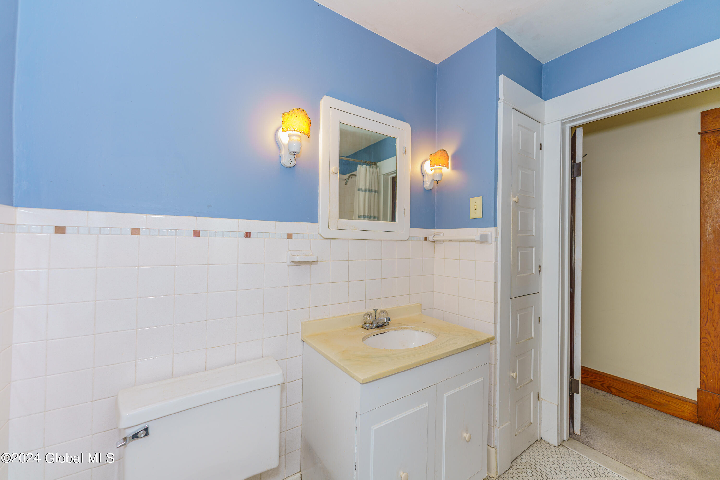 25 Rutland Street Albany, NY 12209 - Photo 31 of 37 Bathroom 1