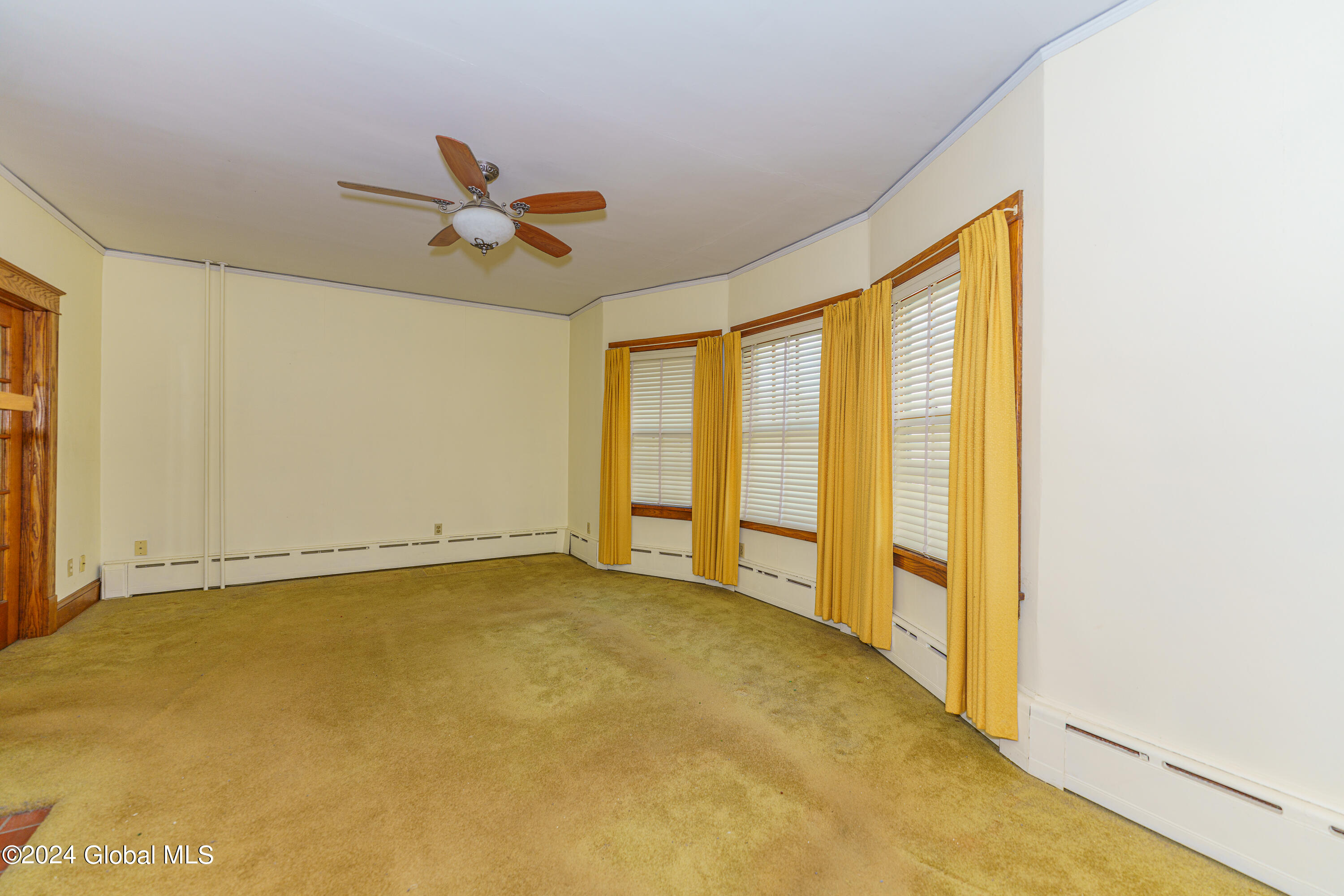 25 Rutland Street Albany, NY 12209 - Photo 8 of 37 2 Livingroom 2