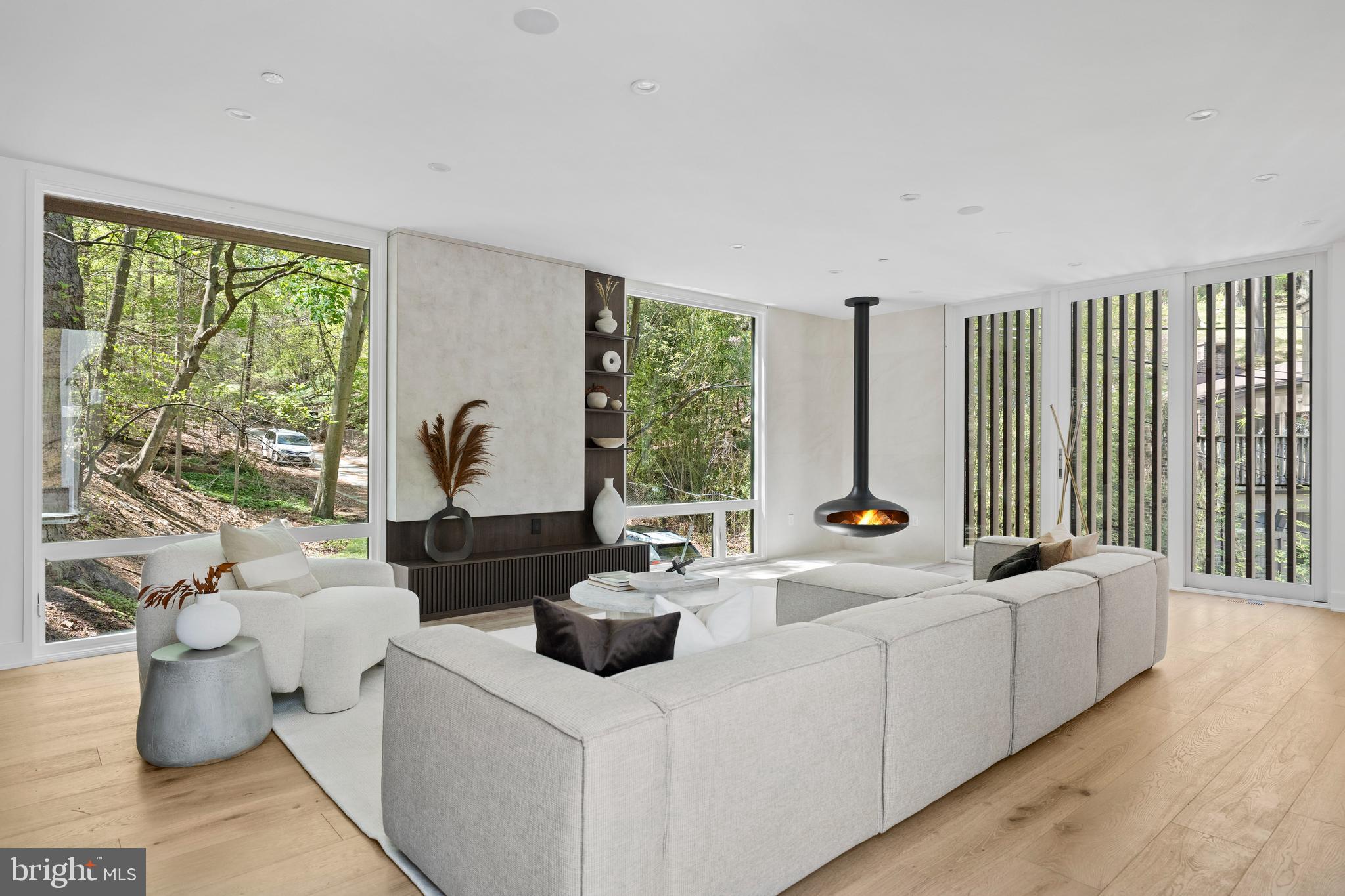 4656 Broad Branch Road Northwest Washington, DC 20008 - Photo 14 of 29 Living Room