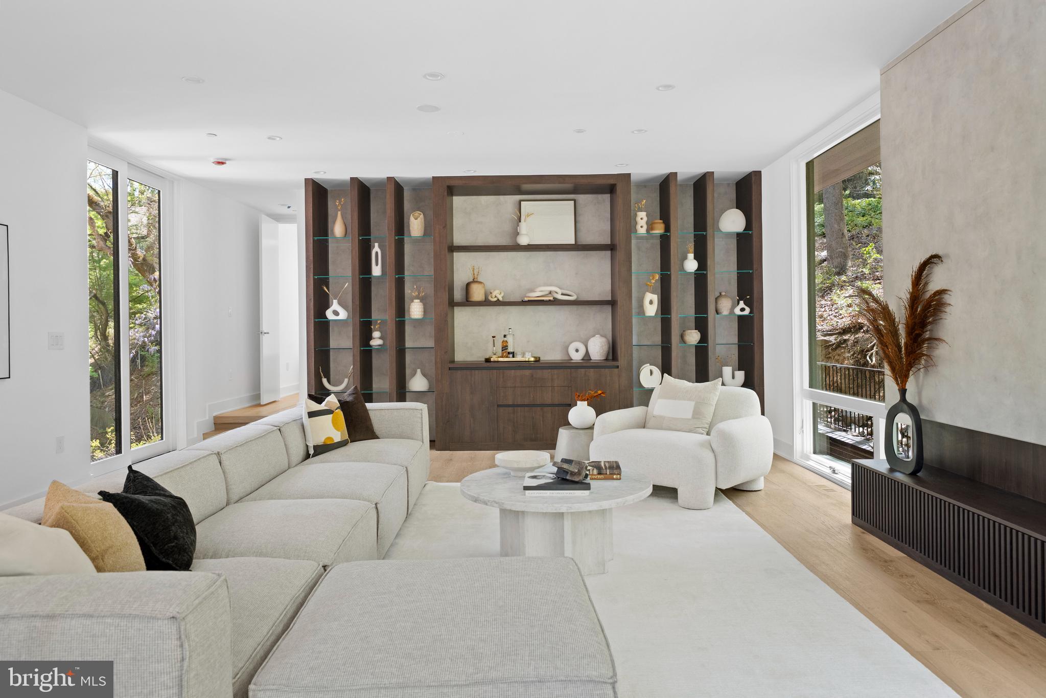 4656 Broad Branch Road Northwest Washington, DC 20008 - Photo 15 of 29 Living Room