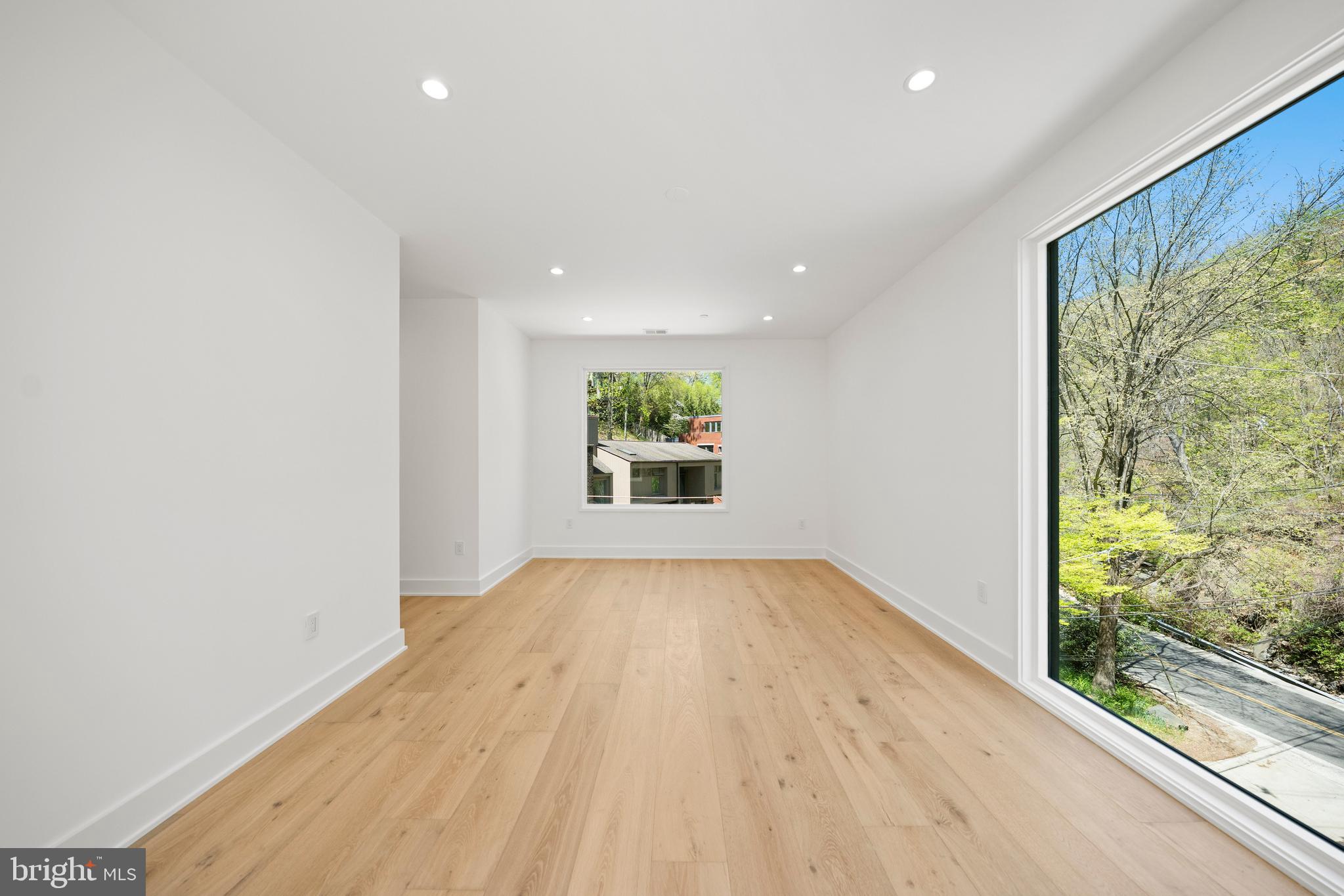 4656 Broad Branch Road Northwest Washington, DC 20008 - Photo 24 of 29 Bedroom