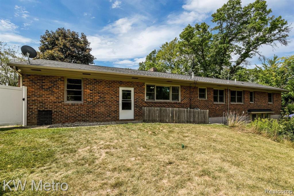 5621 Orion Road Rochester, MI 48306 - Photo 31 of 33