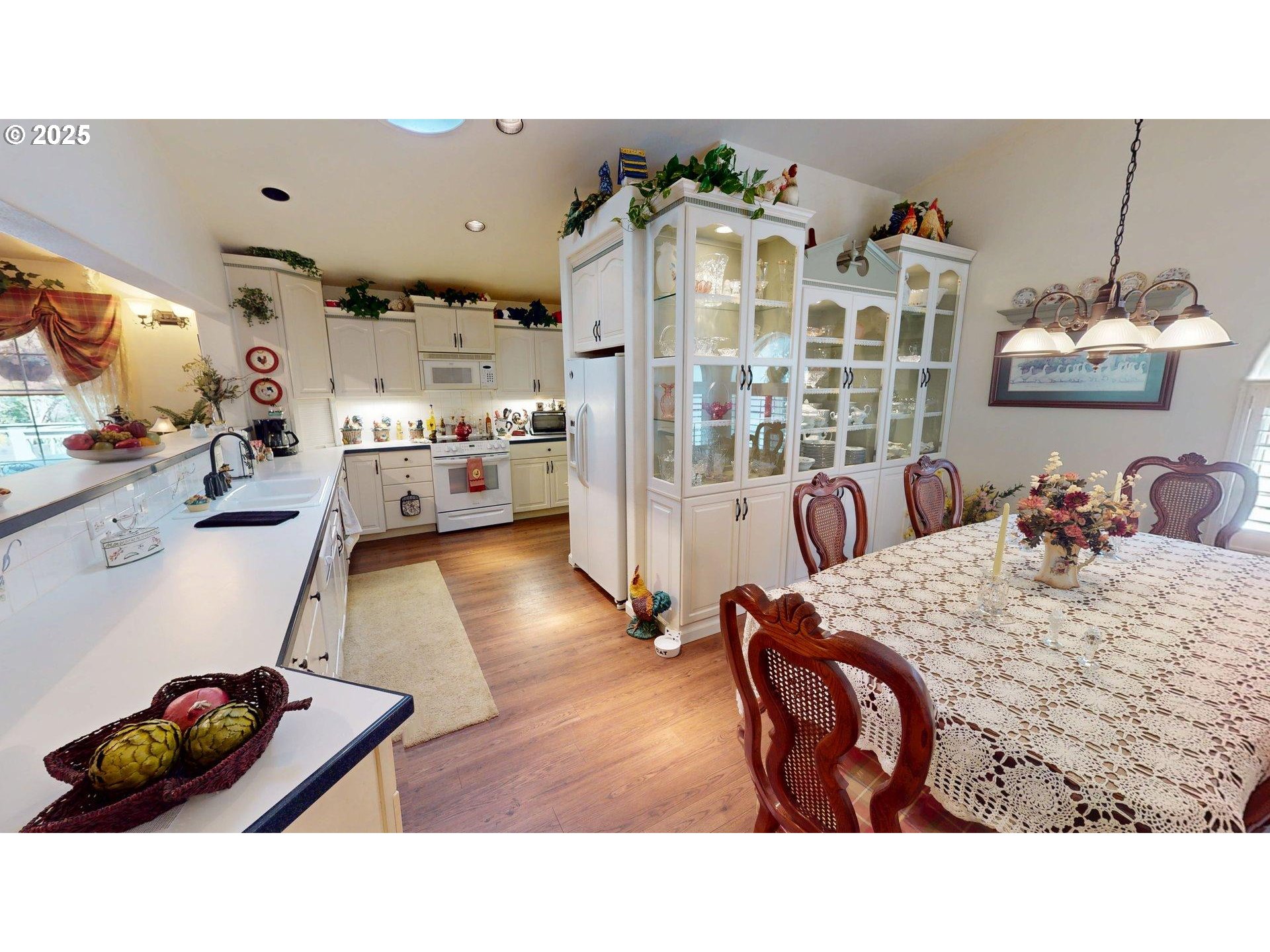 30770 Jacks Landing Gold Beach, OR 97444 - Photo 14 of 48 Kitchen/Dining Room