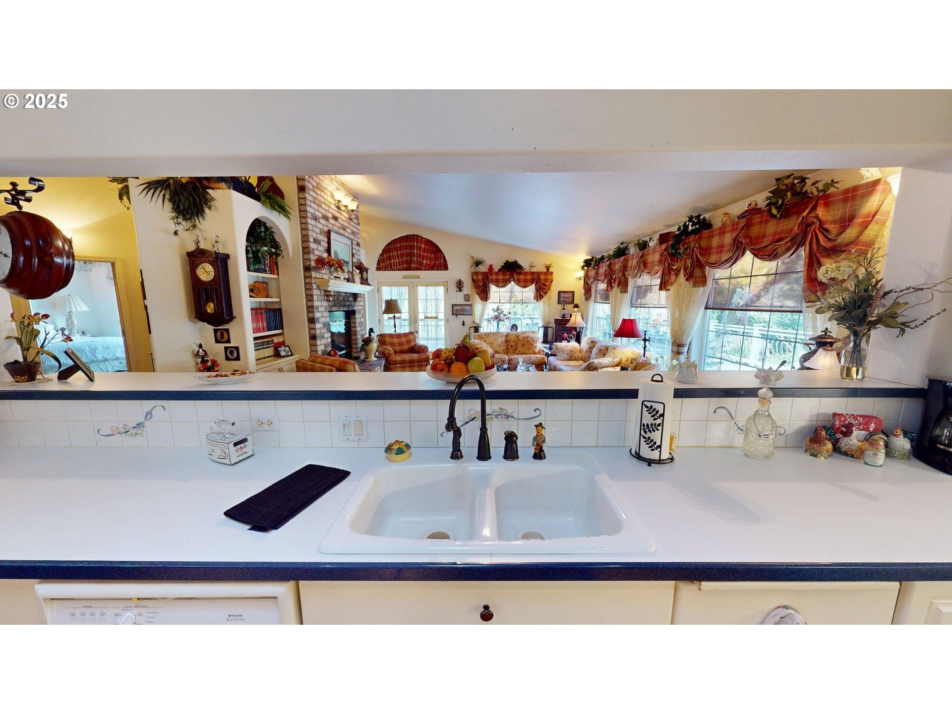 30770 Jacks Landing Gold Beach, OR 97444 - Photo 18 of 48 Kitchen