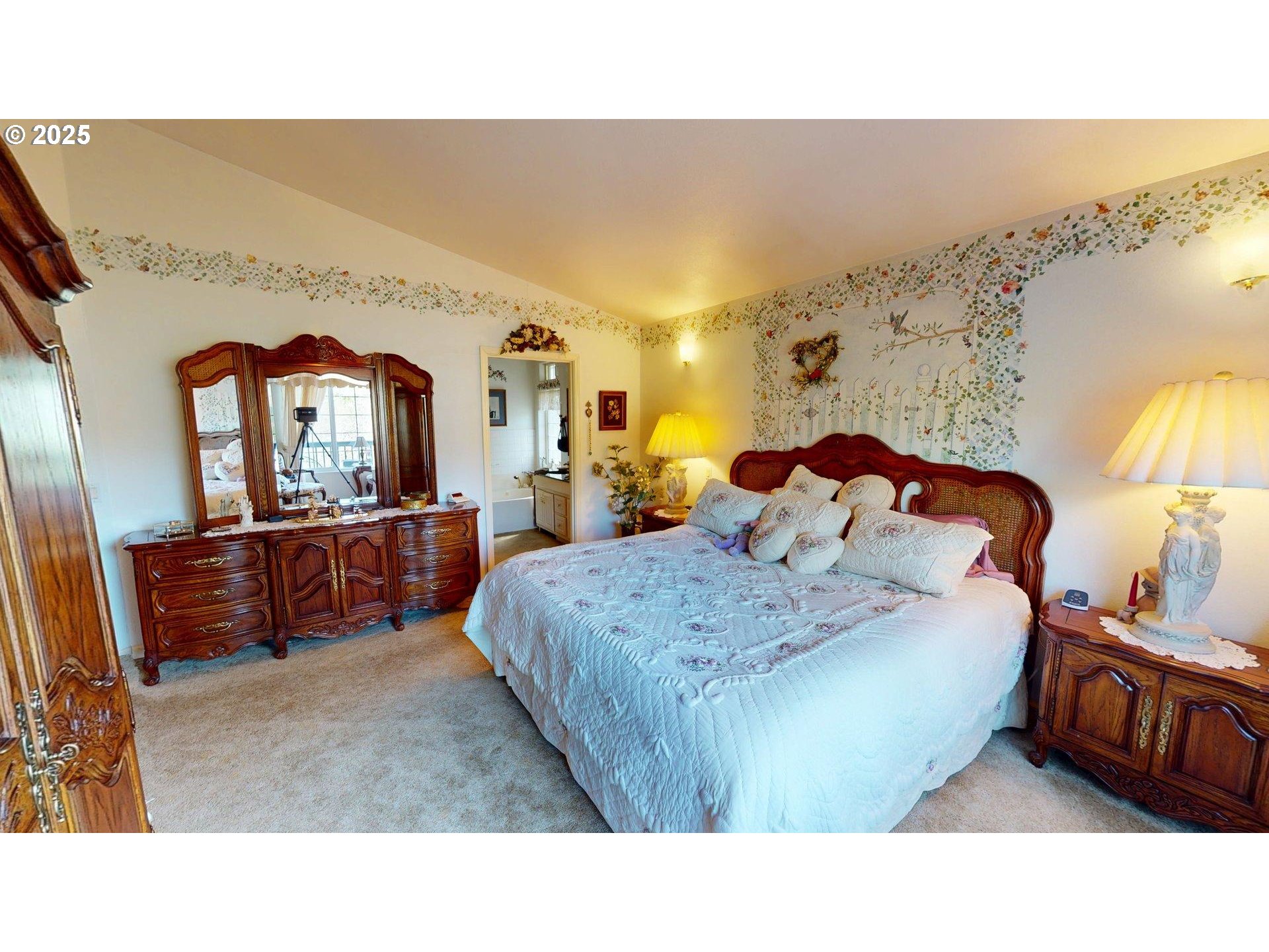 30770 Jacks Landing Gold Beach, OR 97444 - Photo 22 of 48 Owner's Suite Bedroom