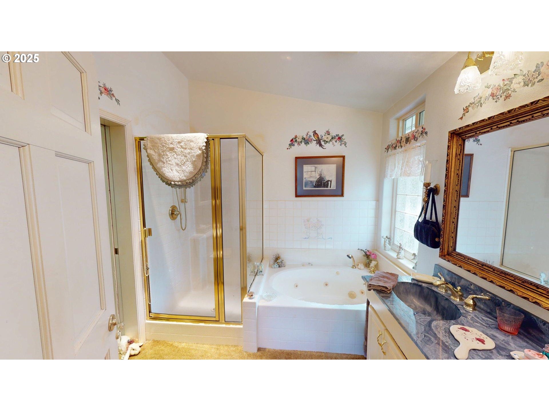 30770 Jacks Landing Gold Beach, OR 97444 - Photo 25 of 48 Owner's Suite Bathroom