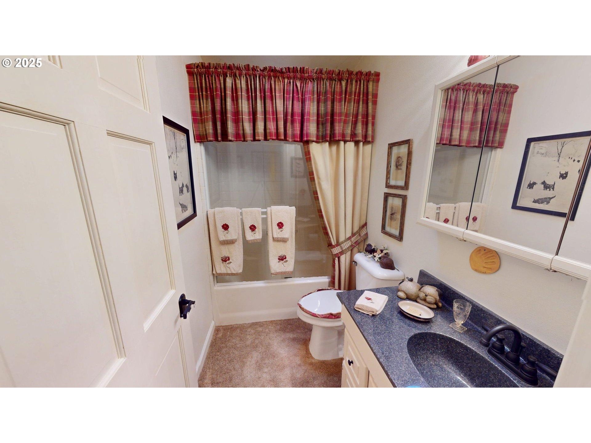 30770 Jacks Landing Gold Beach, OR 97444 - Photo 29 of 48 Bathroom