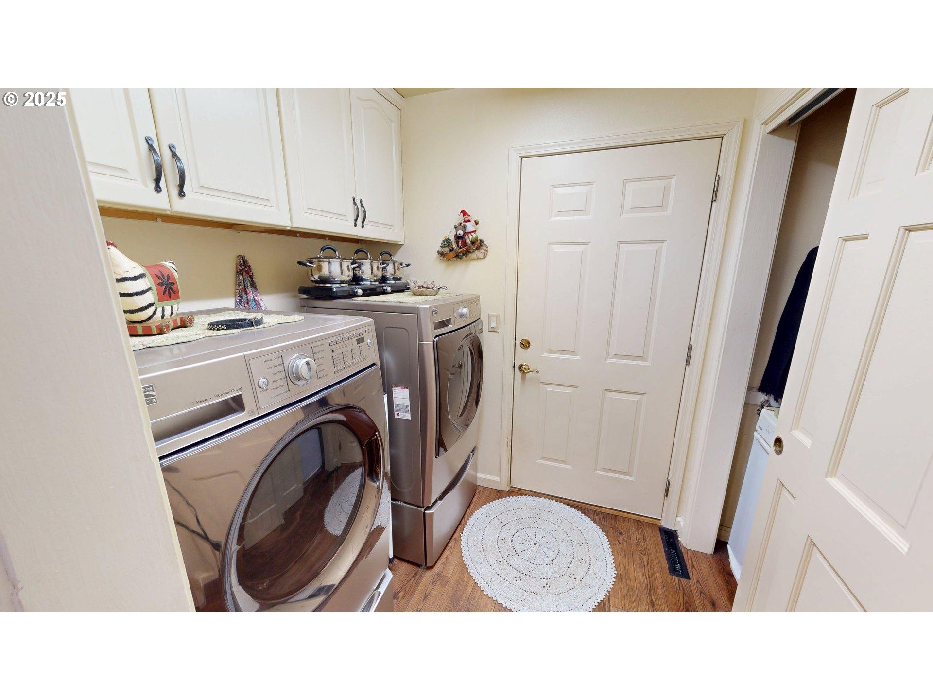 30770 Jacks Landing Gold Beach, OR 97444 - Photo 37 of 48 Laundry