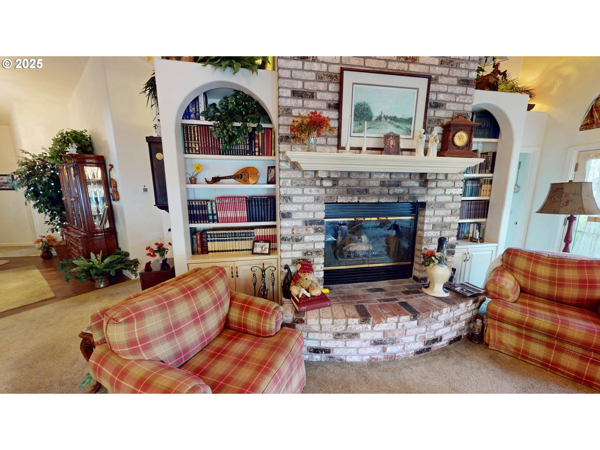 30770 Jacks Landing Gold Beach, OR 97444 - Photo 8 of 48 Living Room