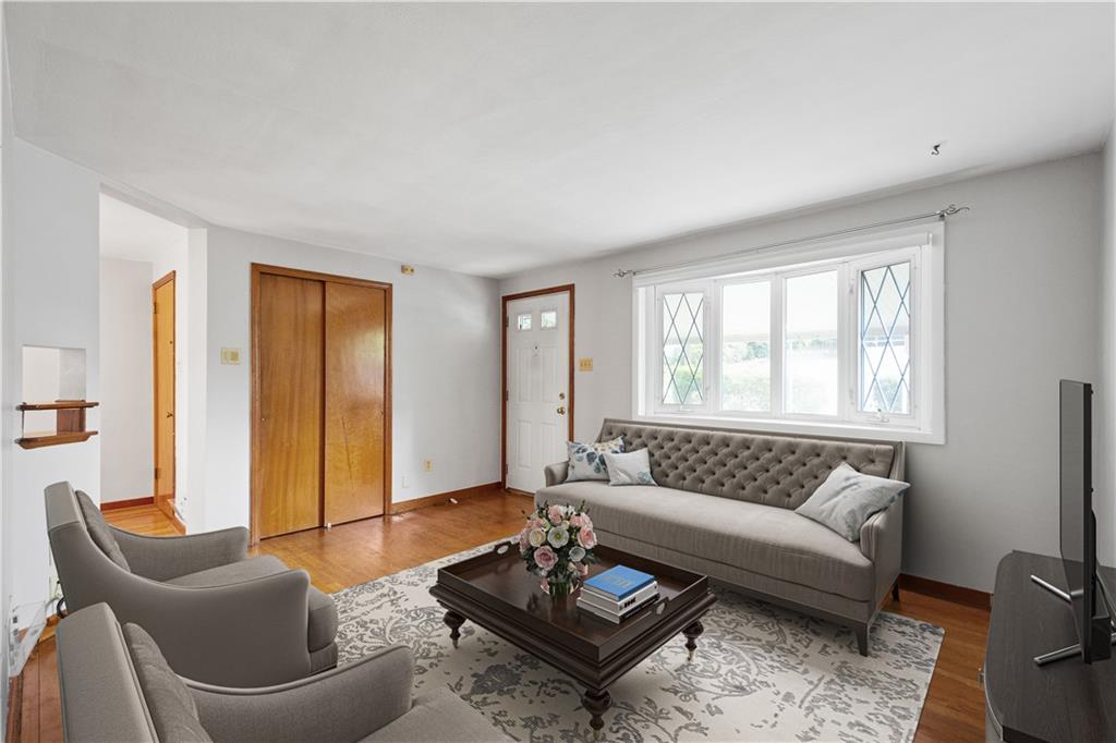 5308 McAnulty Road Pittsburgh, PA 15236 - Photo 4 of 28 Gallery Image 4