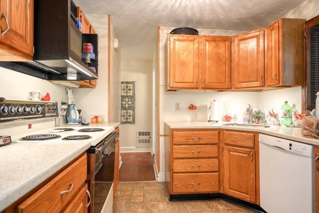 355 Maynard Road Sudbury, MA 01776 - Photo 6 of 30 Gallery Image 6