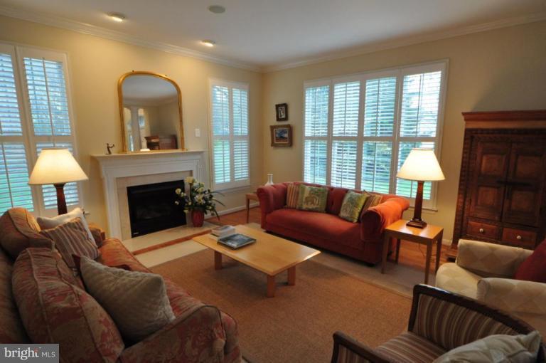 1835 Beulah Road Vienna, VA 22182 - Photo 12 of 30 Living Room