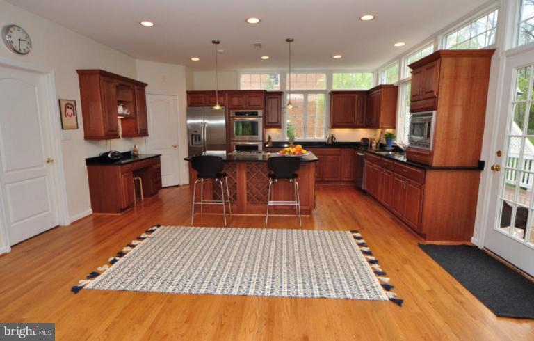 1835 Beulah Road Vienna, VA 22182 - Photo 3 of 30 Kitchen