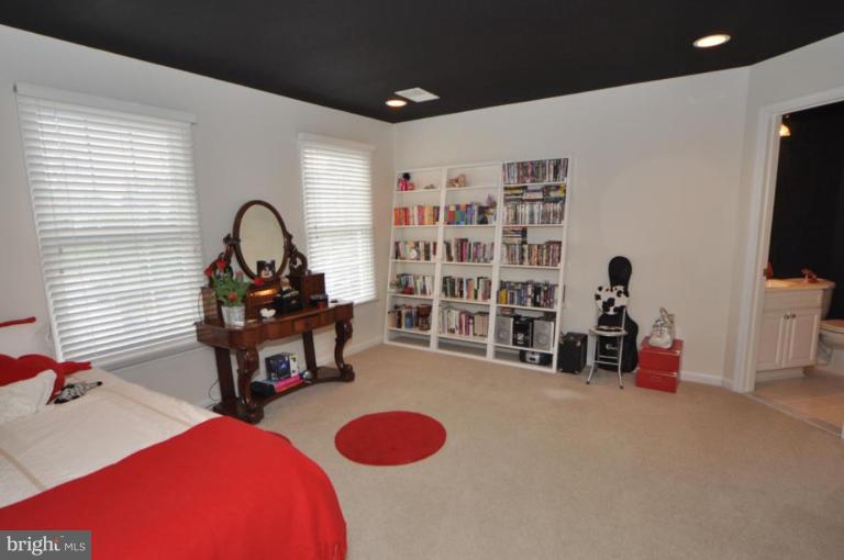 1835 Beulah Road Vienna, VA 22182 - Photo 24 of 30 Bedroom #3