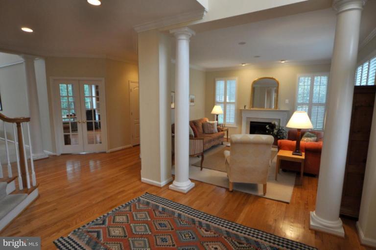 1835 Beulah Road Vienna, VA 22182 - Photo 26 of 30 Hallway