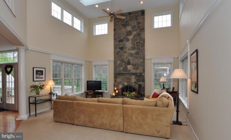 1835 Beulah Road Vienna, VA 22182 - Photo 6 of 30 Family Room