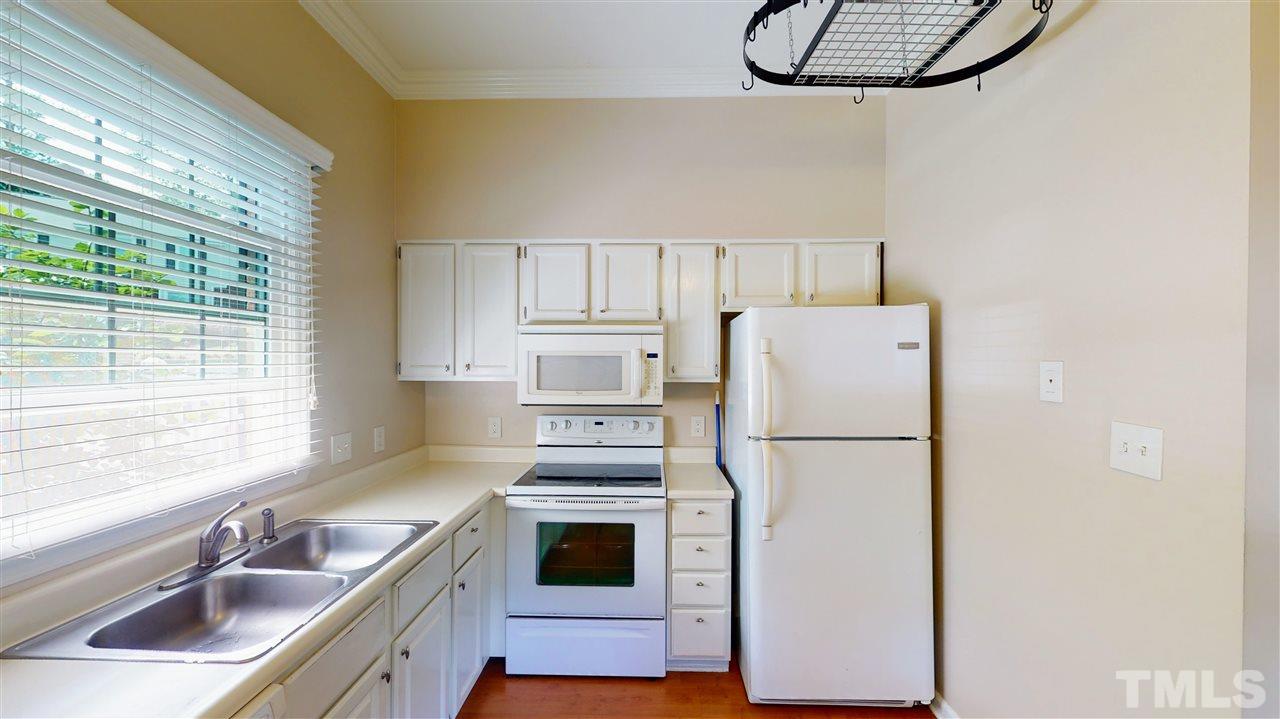 6100 Highcastle Court Raleigh, NC 27613 - Photo 6 of 23
