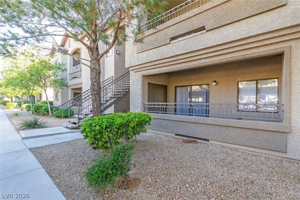 $1,350 | 8250 North Grand Canyon Drive, Unit 1070, Las Vegas, NV 89166