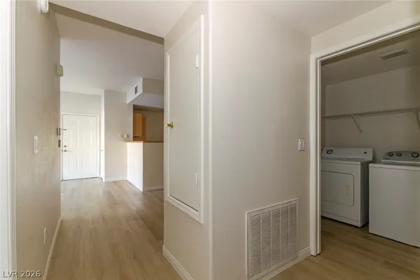 $1,350 | 8250 North Grand Canyon Drive, Unit 1070, Las Vegas, NV 89166