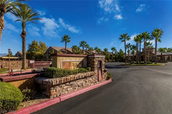 $1,350 | 8250 North Grand Canyon Drive, Unit 1070, Las Vegas, NV 89166