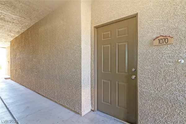 $1,350 | 8250 North Grand Canyon Drive, Unit 1070, Las Vegas, NV 89166
