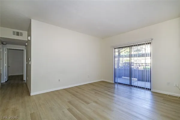 $1,350 | 8250 North Grand Canyon Drive, Unit 1070, Las Vegas, NV 89166