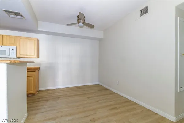 $1,350 | 8250 North Grand Canyon Drive, Unit 1070, Las Vegas, NV 89166