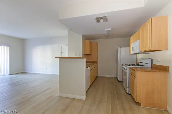 $1,350 | 8250 North Grand Canyon Drive, Unit 1070, Las Vegas, NV 89166