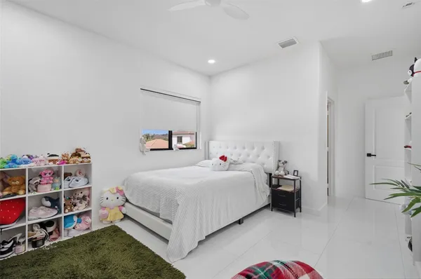 $980,000 | 4429 Southwest 165th Court, Miami, FL 33185