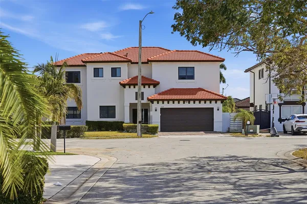$980,000 | 4429 Southwest 165th Court, Miami, FL 33185