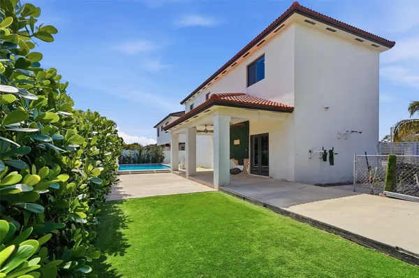 $980,000 | 4429 Southwest 165th Court, Miami, FL 33185