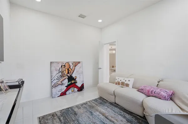 $980,000 | 4429 Southwest 165th Court, Miami, FL 33185