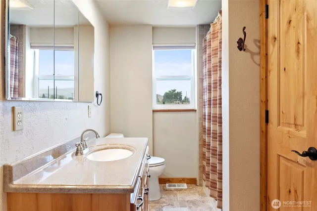 $529,000 | 245 Twisp Carlton Road, Carlton, WA 98814