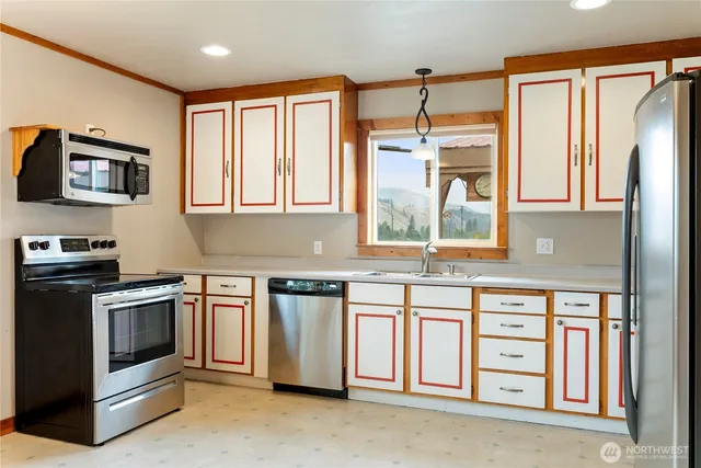 $529,000 | 245 Twisp Carlton Road, Carlton, WA 98814