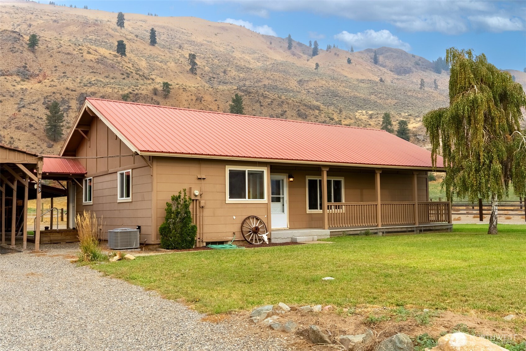 245 Twisp Carlton Road Carlton, WA 98814 - Photo 4 of 38