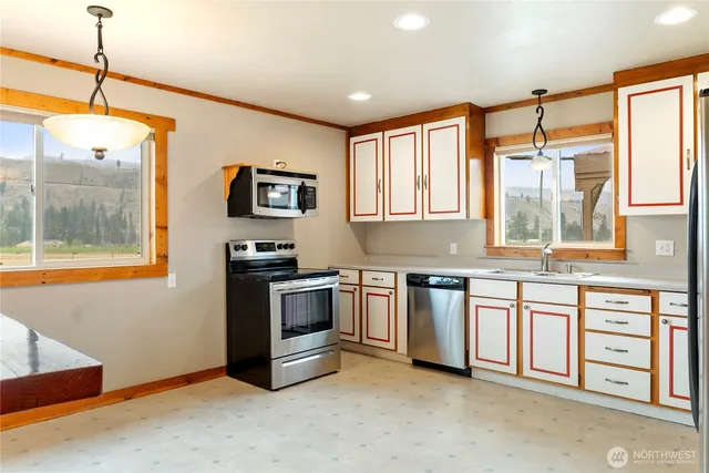 $529,000 | 245 Twisp Carlton Road, Carlton, WA 98814