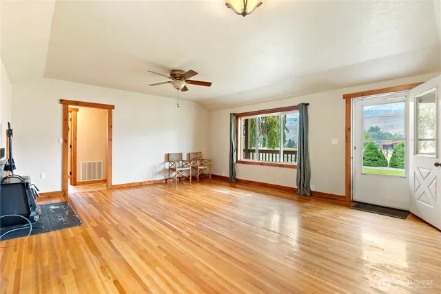 $529,000 | 245 Twisp Carlton Road, Carlton, WA 98814